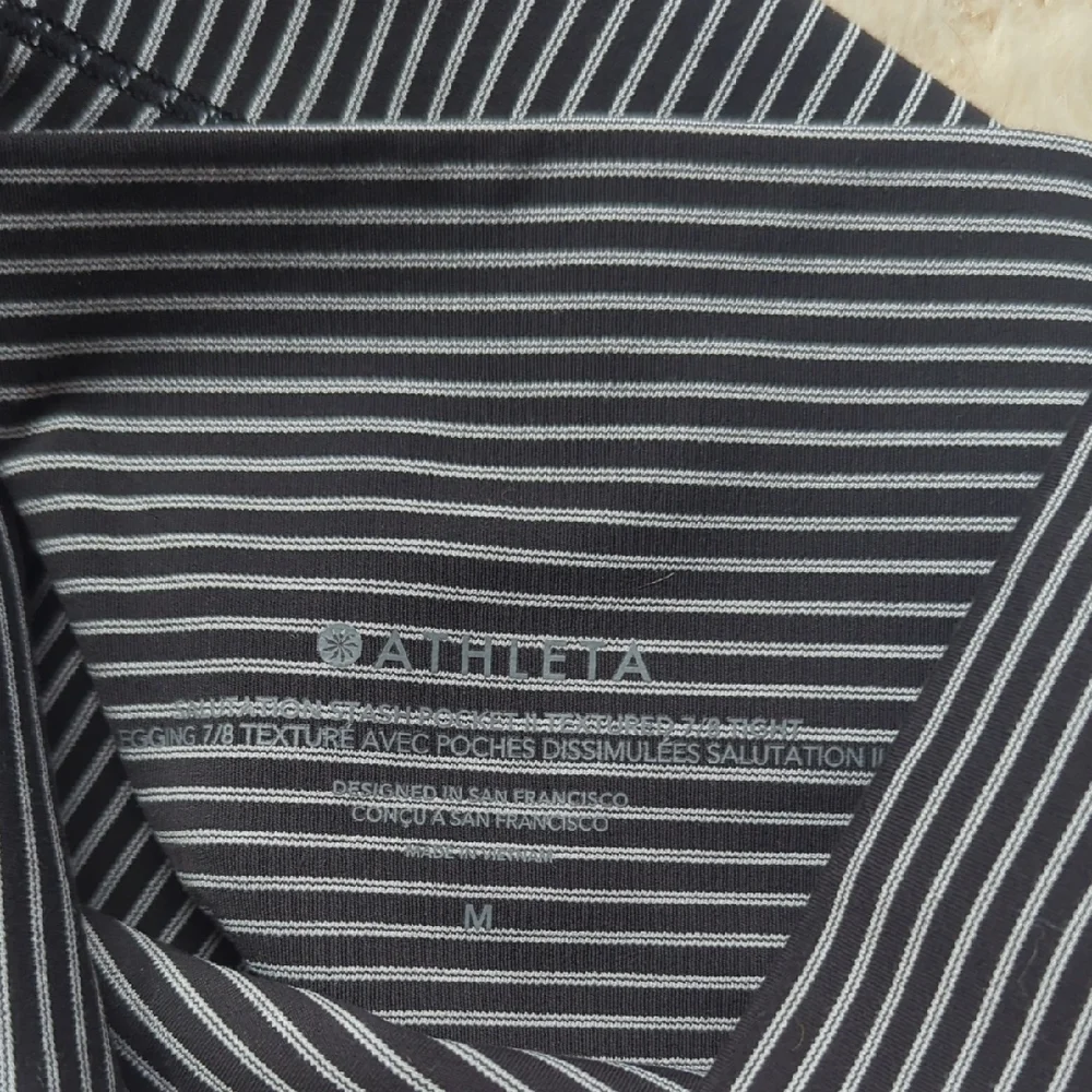 NWT Athleta STRIPED Black and White High-Waisted Leggings - Picture 3 of 5